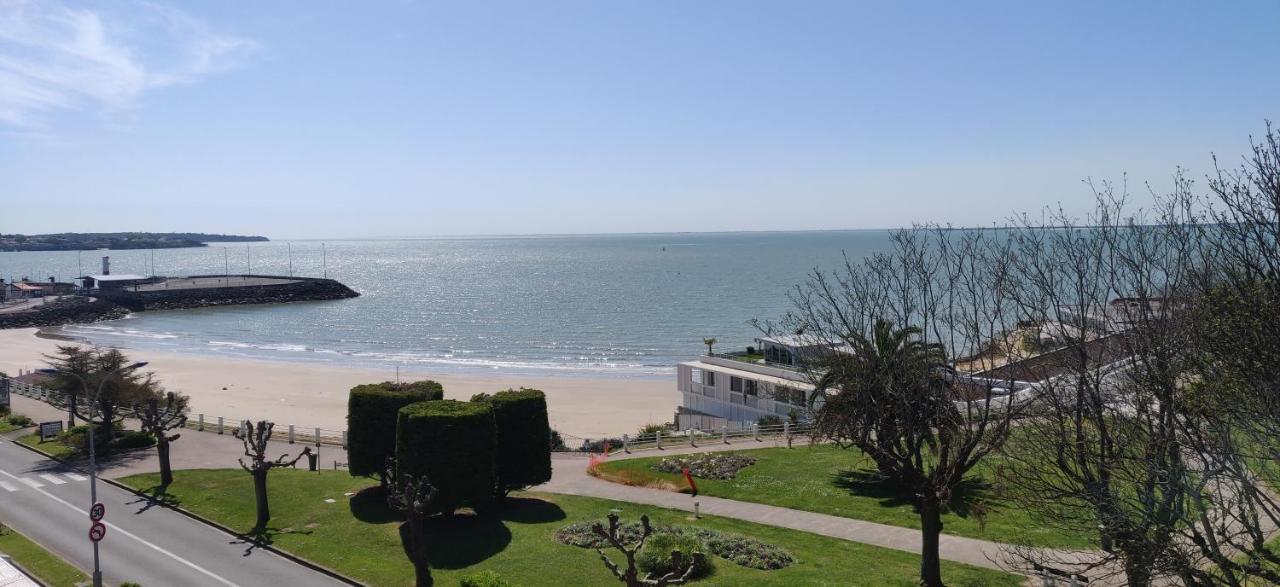 Logis Hotel Les Bleuets Royan Exterior photo